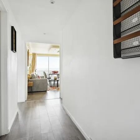 Chic And Spacious Apart With Parking Apartmán *