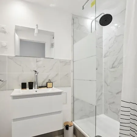 Apartmán Chic And Spacious Apart With Parking *